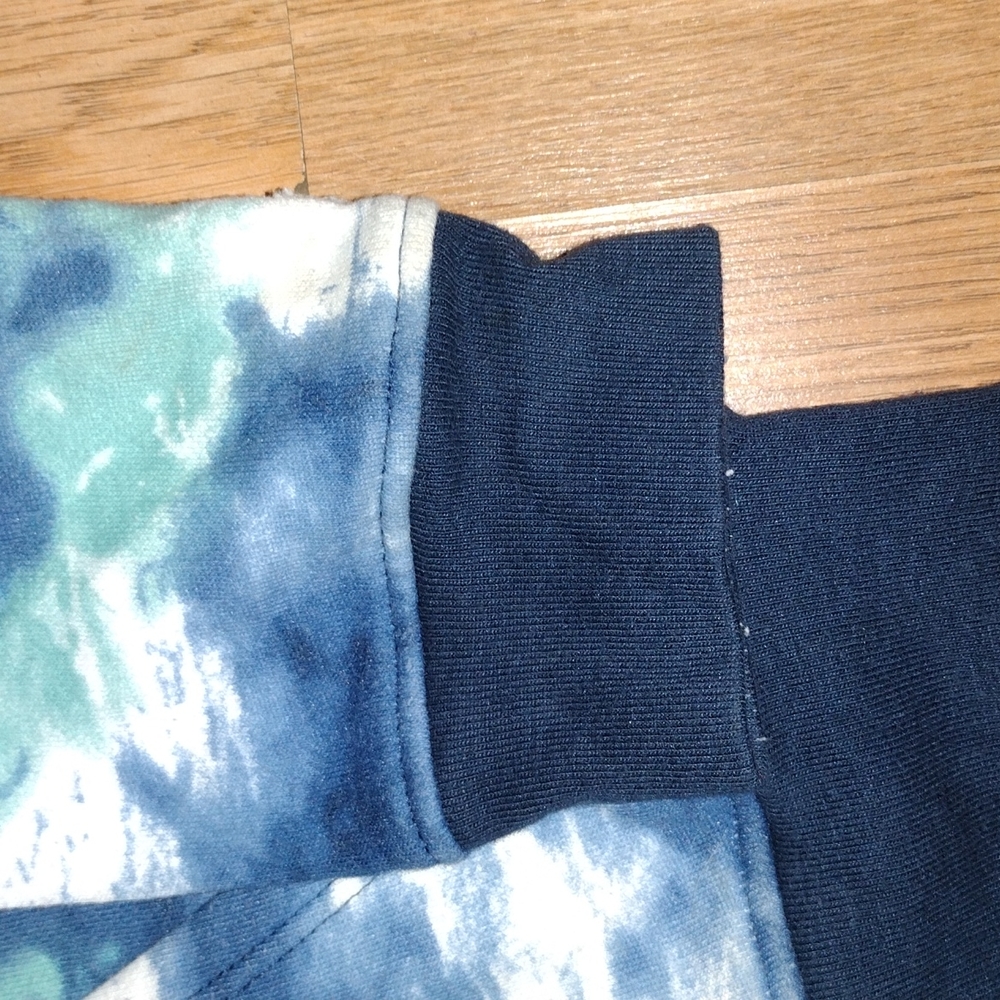 Sweatshirt - Picture 4 of 4